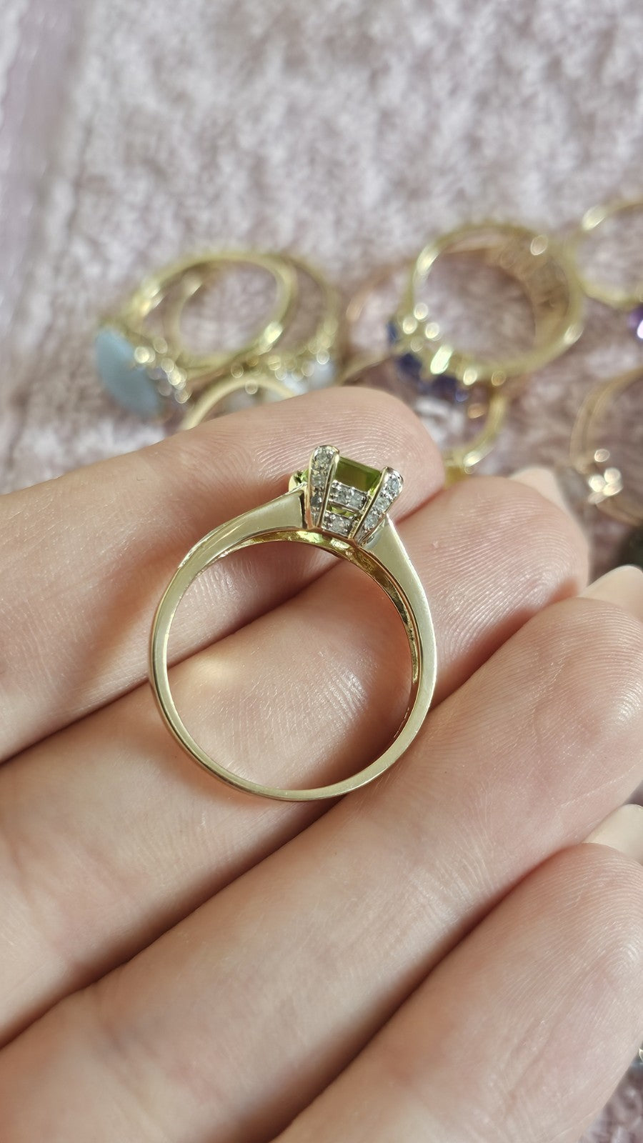 💚 9ct Yellow Gold Natural Peridot & Diamond Ring , Size S, Hallmarked