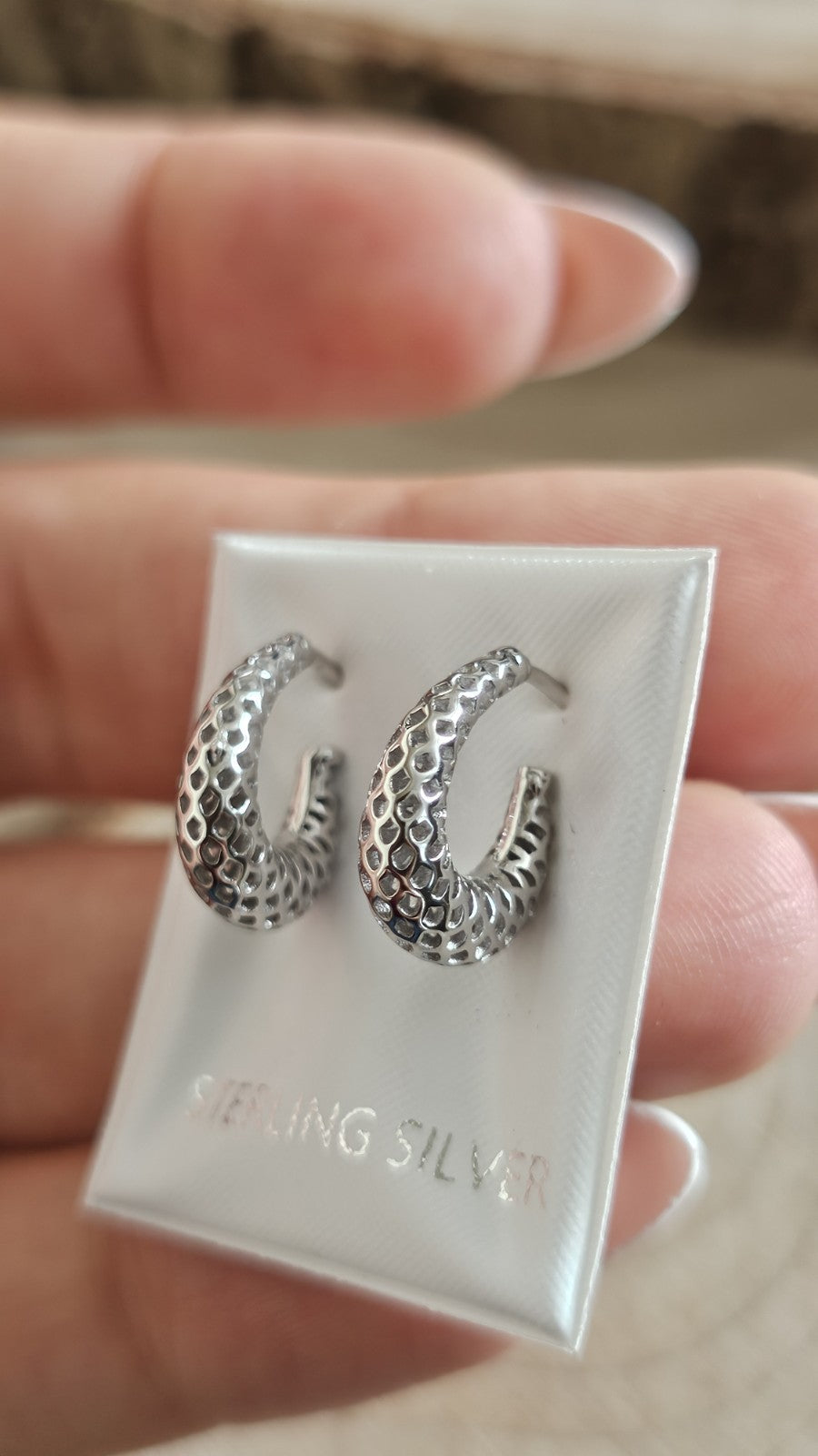 925 Sterling Silver Chunky Graduated C Hoop Earrings Textured Lattice Pattern