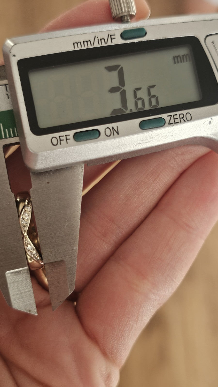 9ct Yellow Gold Natural Diamond Twist Crossover Ring – Size N – 2.35g