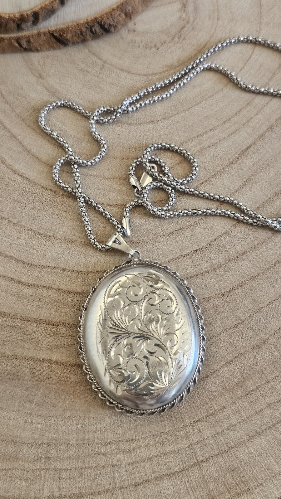 Vintage 1978 Sterling Silver Engraved Locket Pendant 22" 925 Chain 28.79g