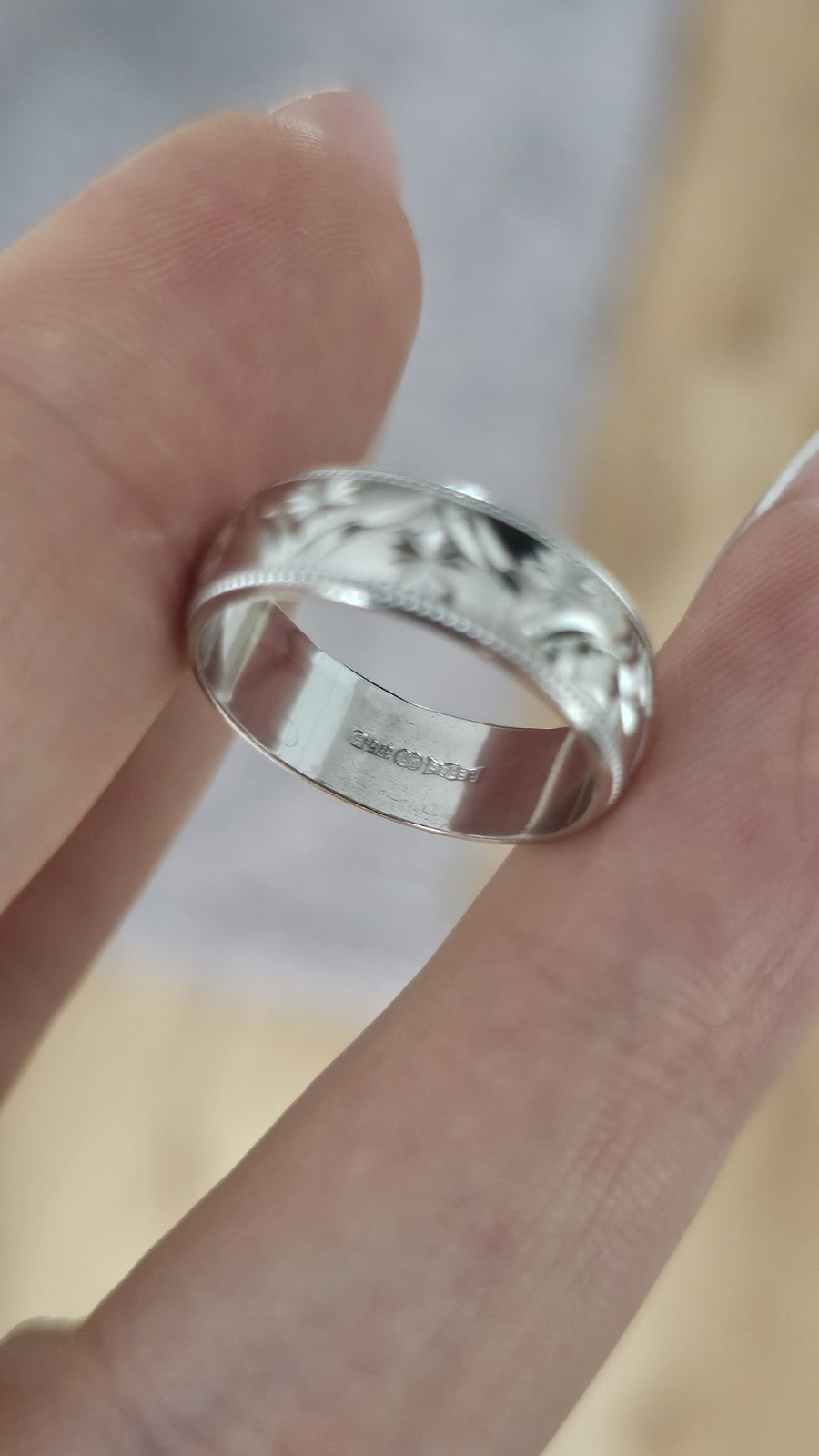 9ct White Gold Engraved Floral Starburst Band Ring Size N 1/2 Hallmarked 3.77g