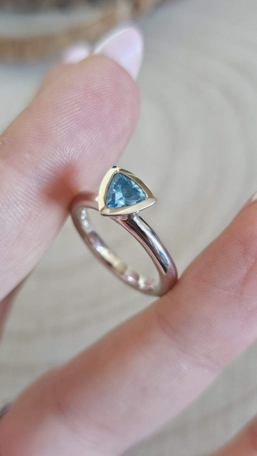 925 Sterling Silver Trillion Cut Blue Topaz Solitaire Ring Size M 5.16g