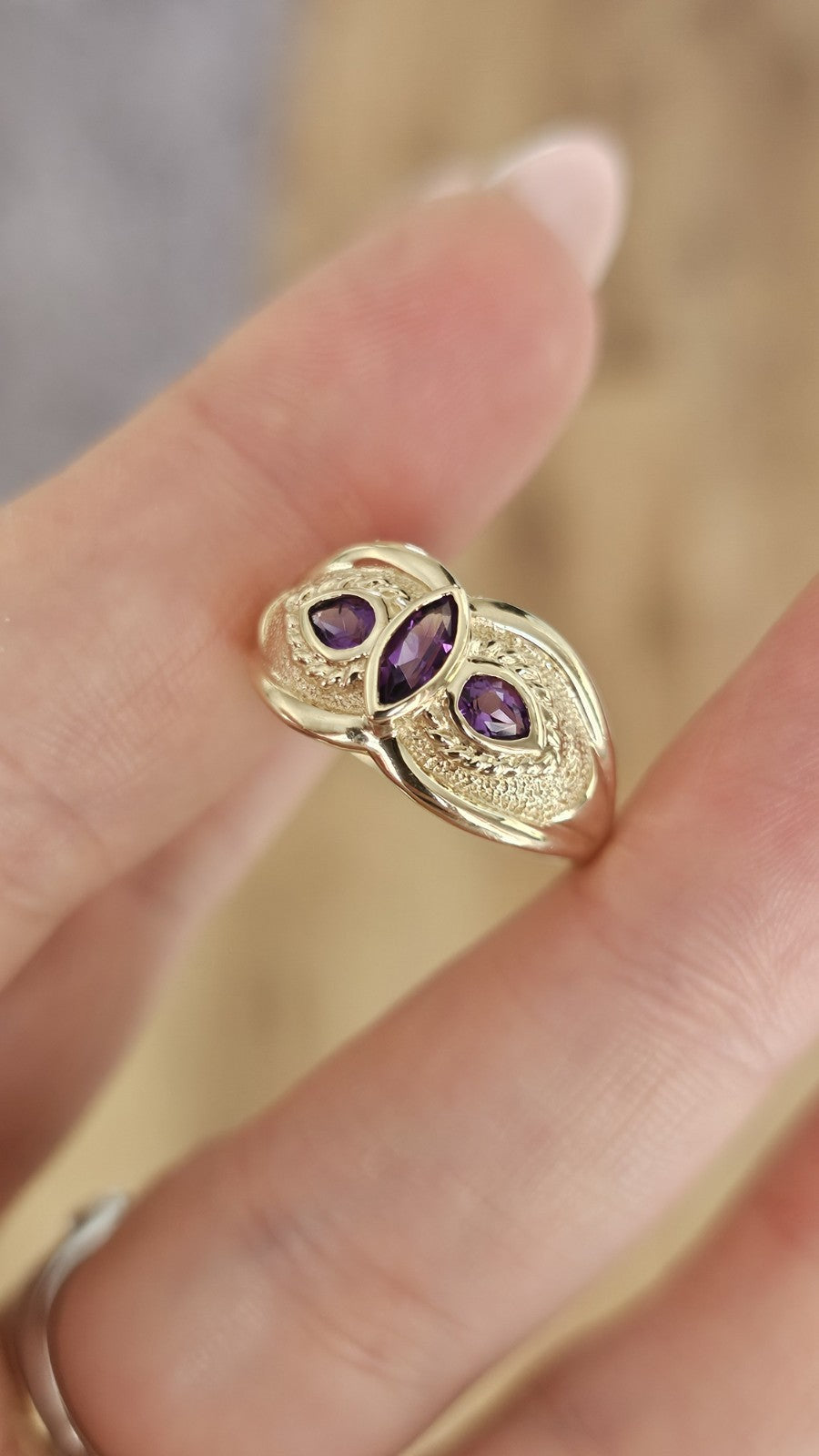 9ct Yellow Gold Amethyst Three Stone Statement Ring Size Q Hallmarked 3.60g