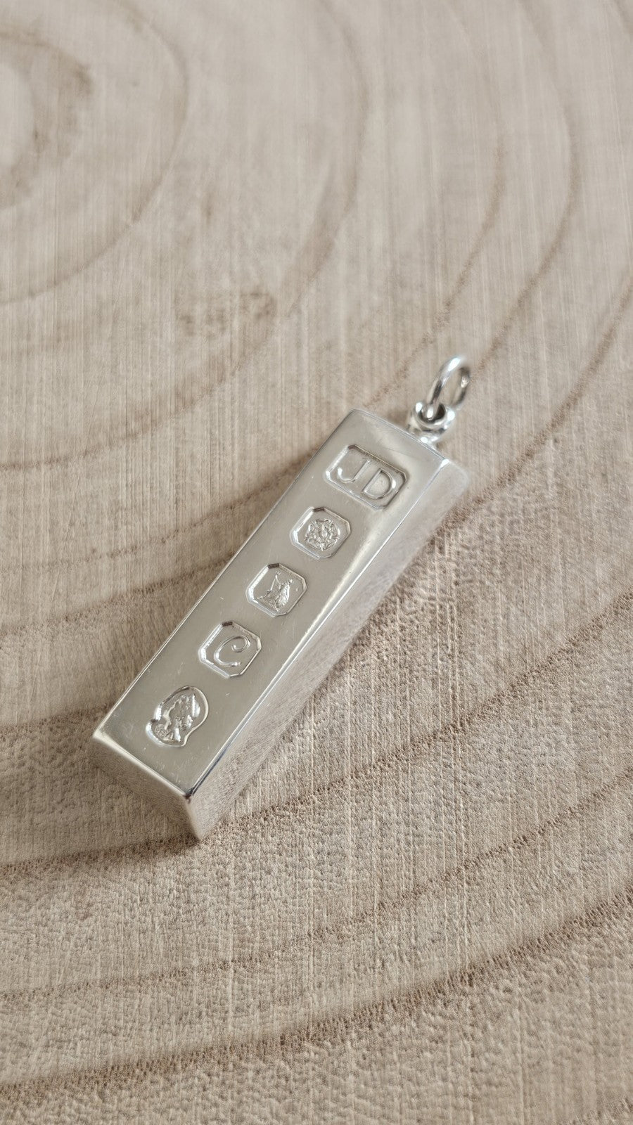 Vintage 1977 Sterling Silver Jubilee Ingot Pendant – Sheffield Hallmarked 32.10g