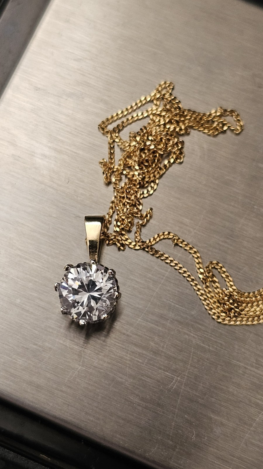 9ct Yellow Gold Solitaire Pendant Necklace – 18" Chain –Beautiful Basket Setting