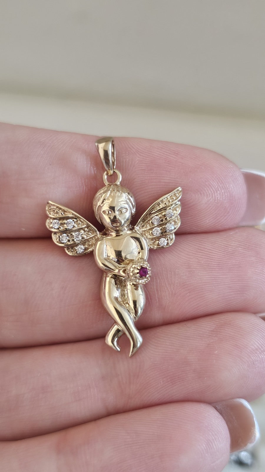 👼 9ct Yellow Gold Angel Pendant – Stone Set Wings ❤️