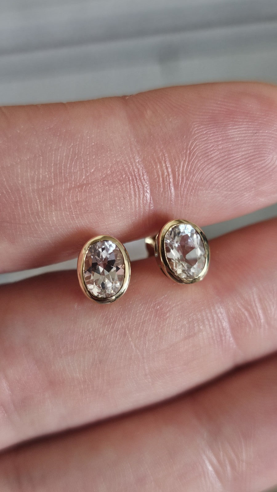9ct Yellow Gold Glacier Topaz 1.776ct Oval Stud Earrings 9K Certified