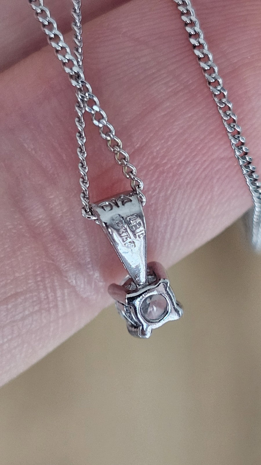 9ct White Gold Natural Diamond Solitaire Pendant Necklace 0.16ct 17.5"Hallmarked