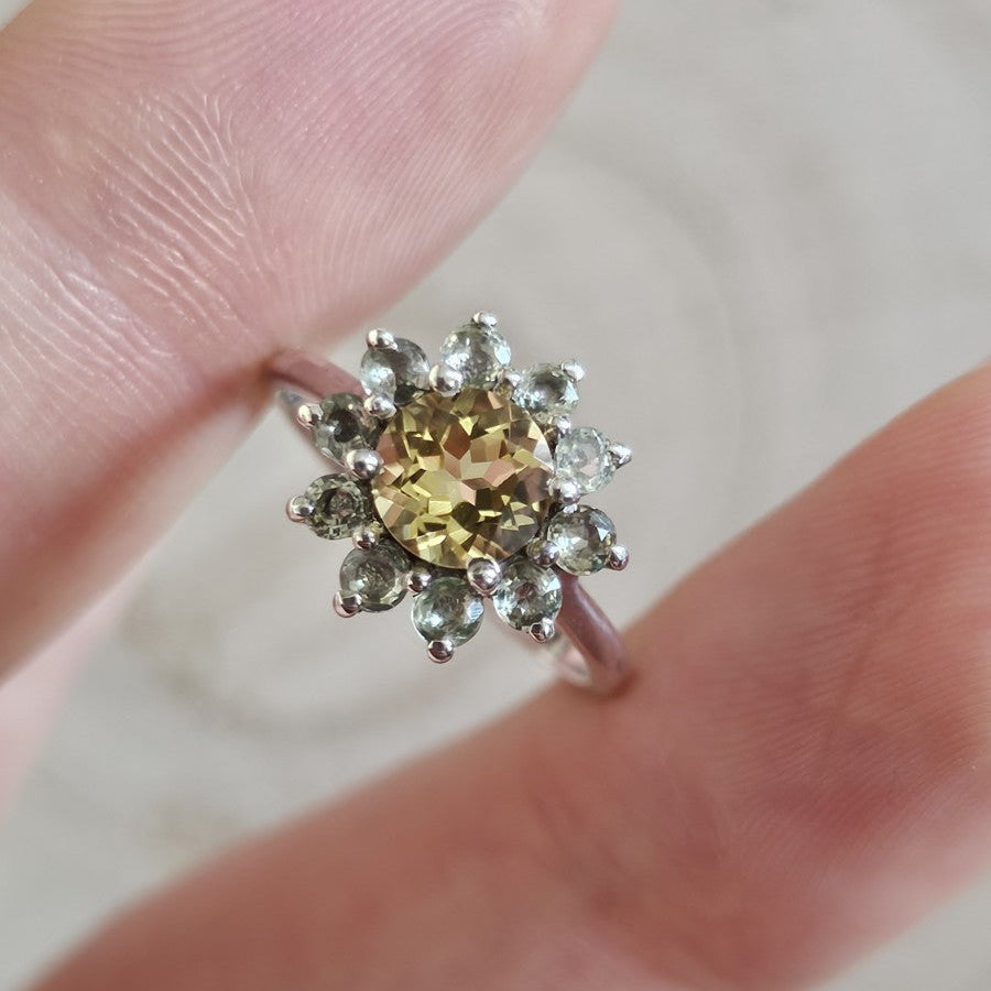 925 Sterling Silver Yellow Green Sapphire Cluster Ring TGGC Size J 1/2
