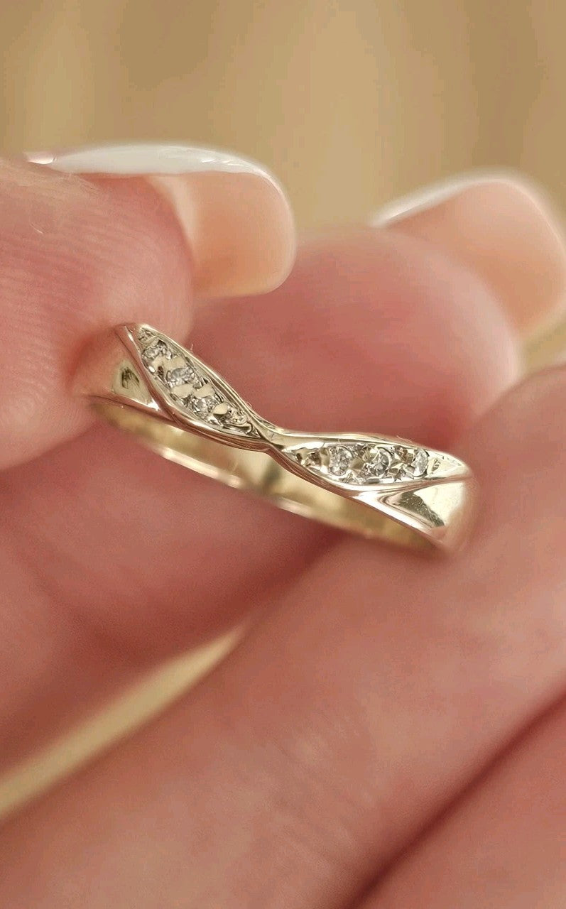 9ct Yellow Gold Natural Diamond Twist Crossover Ring – Size N – 2.35g