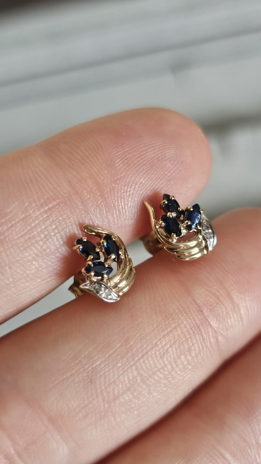 9ct Yellow Gold Natural Sapphire & Diamond Stud Earrings – Hallmarked