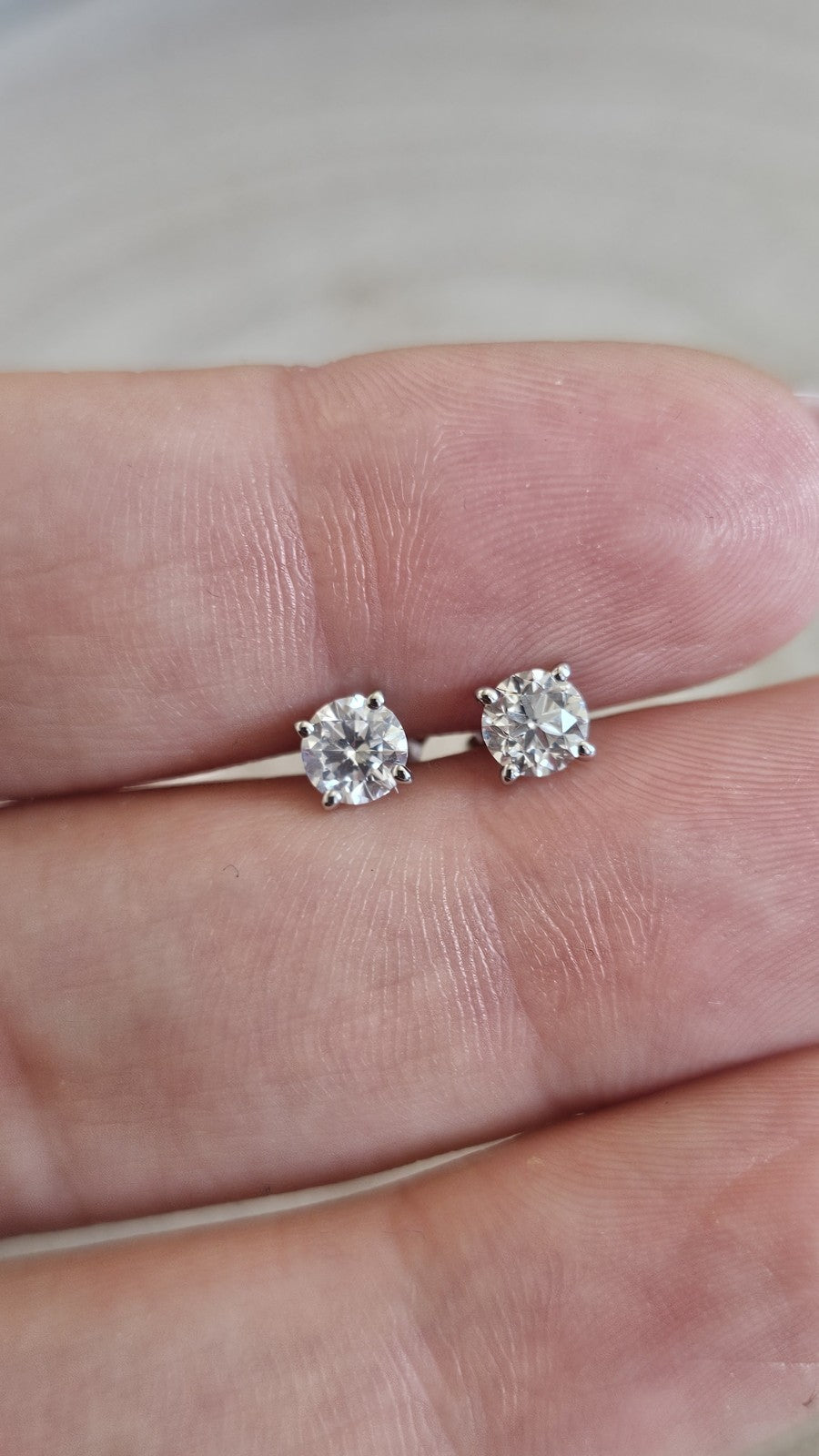 14K White Gold Natural Diamond Stud Earrings Round Brilliant