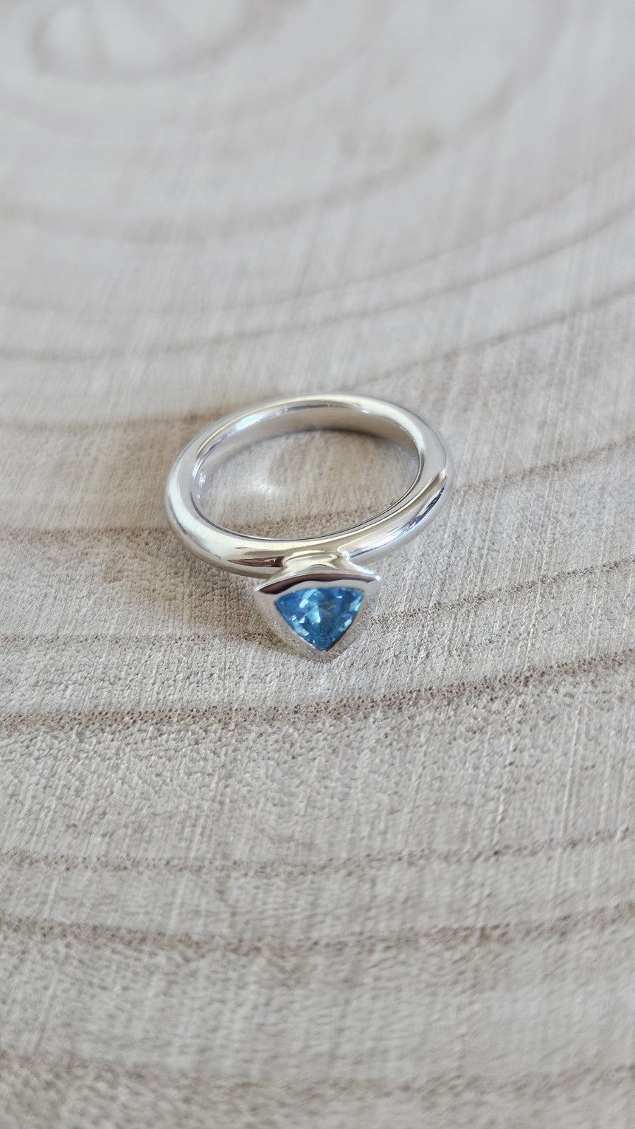 925 Sterling Silver Trillion Cut Blue Topaz Solitaire Ring Size M 5.16g