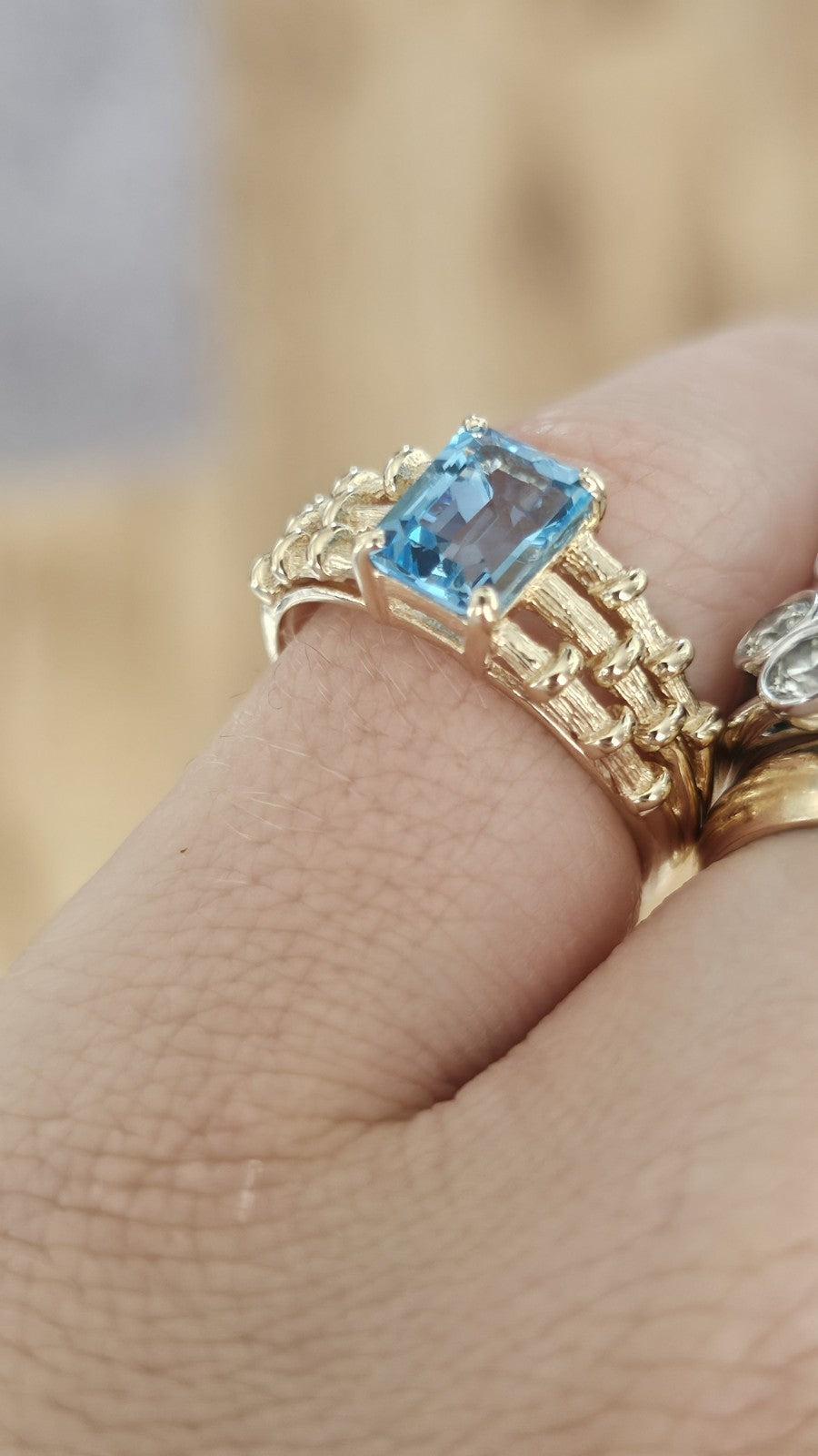 9ct Yellow Gold Natural Blue Topaz Statement Ring Size Q Hallmarked 3.40g
