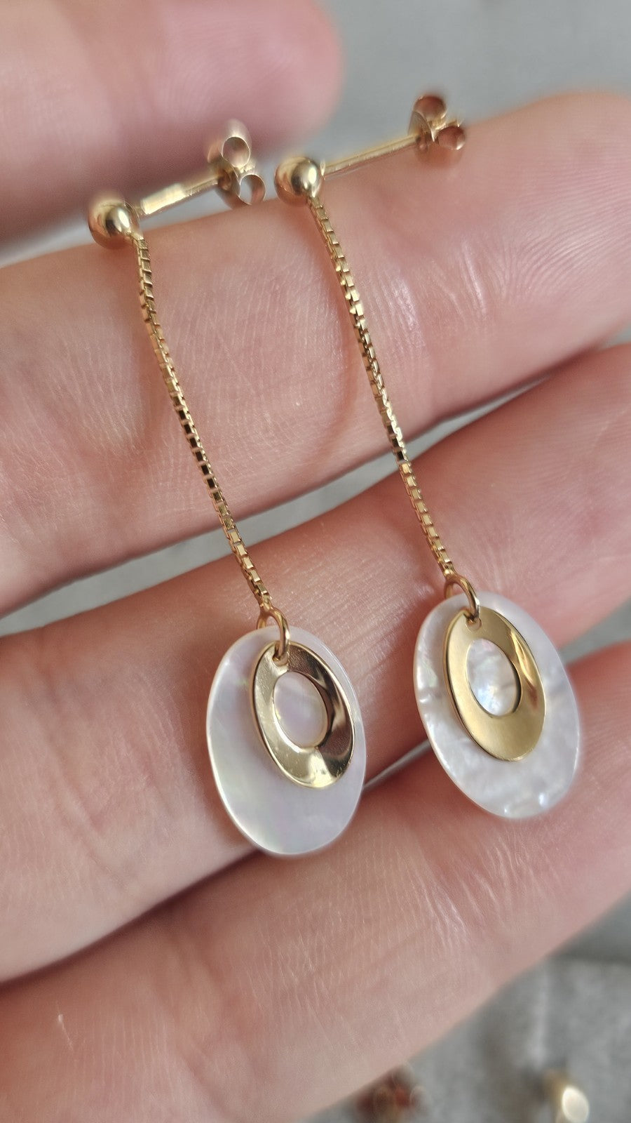 9ct Yellow Gold Mother of Pearl Dangle Drop Stud Earrings 1.55g