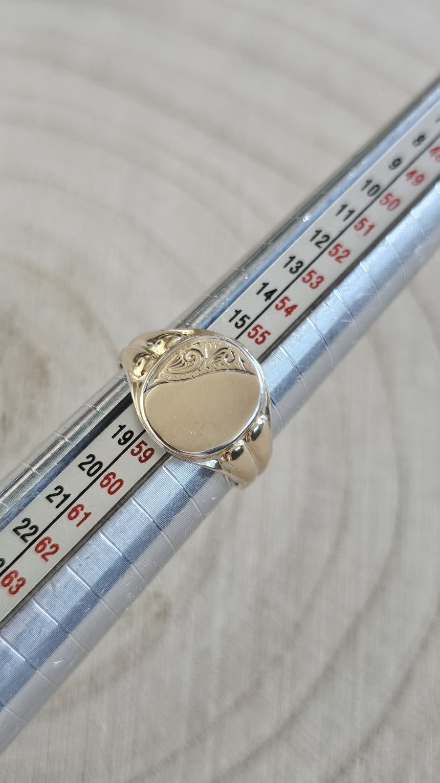 Vintage 9ct Gold & Silver Oval Signet Ring – Engraved Floral Design 4.48g, P1/2