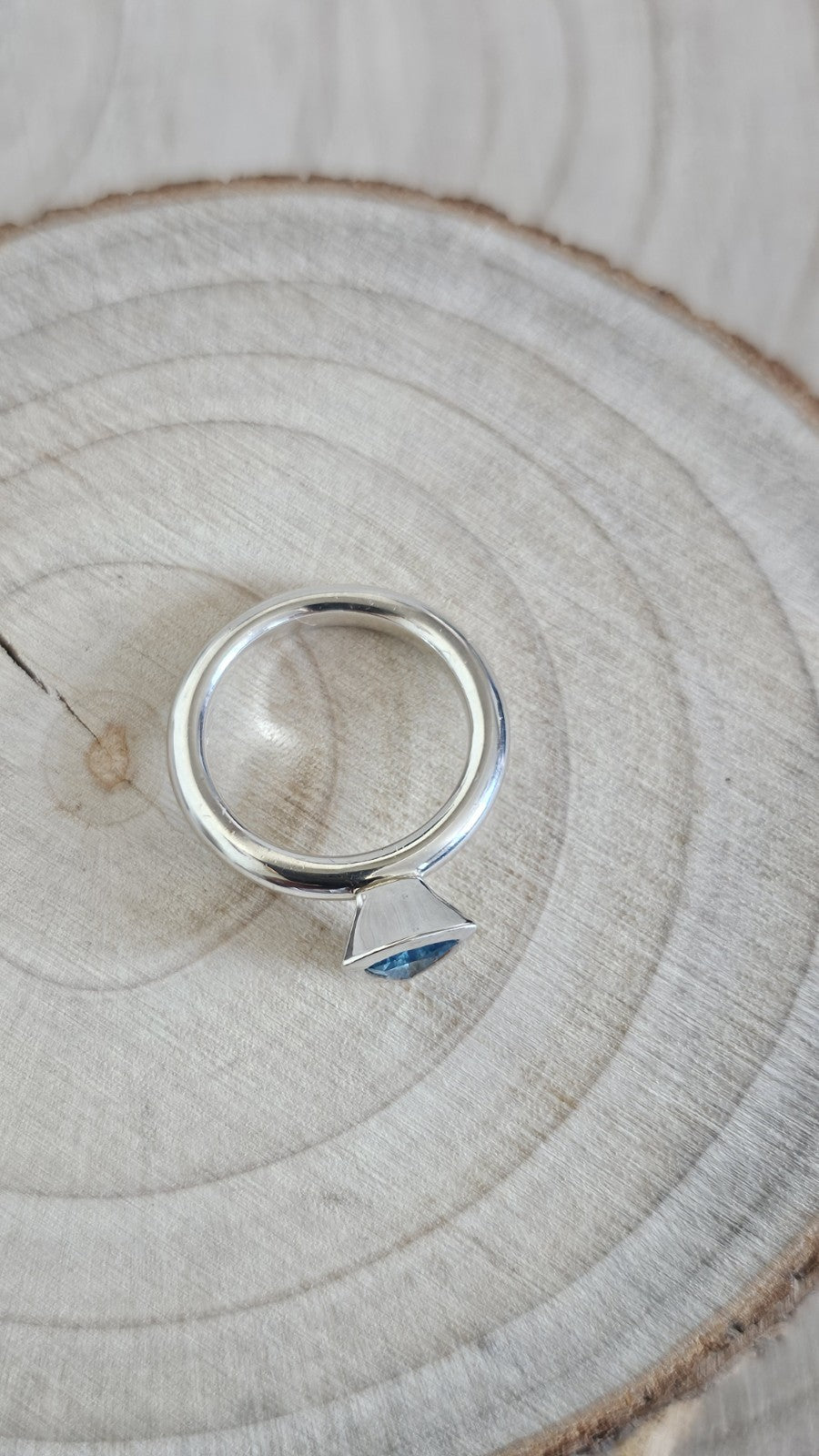925 Sterling Silver Trillion Cut Blue Topaz Solitaire Ring Size M 5.16g