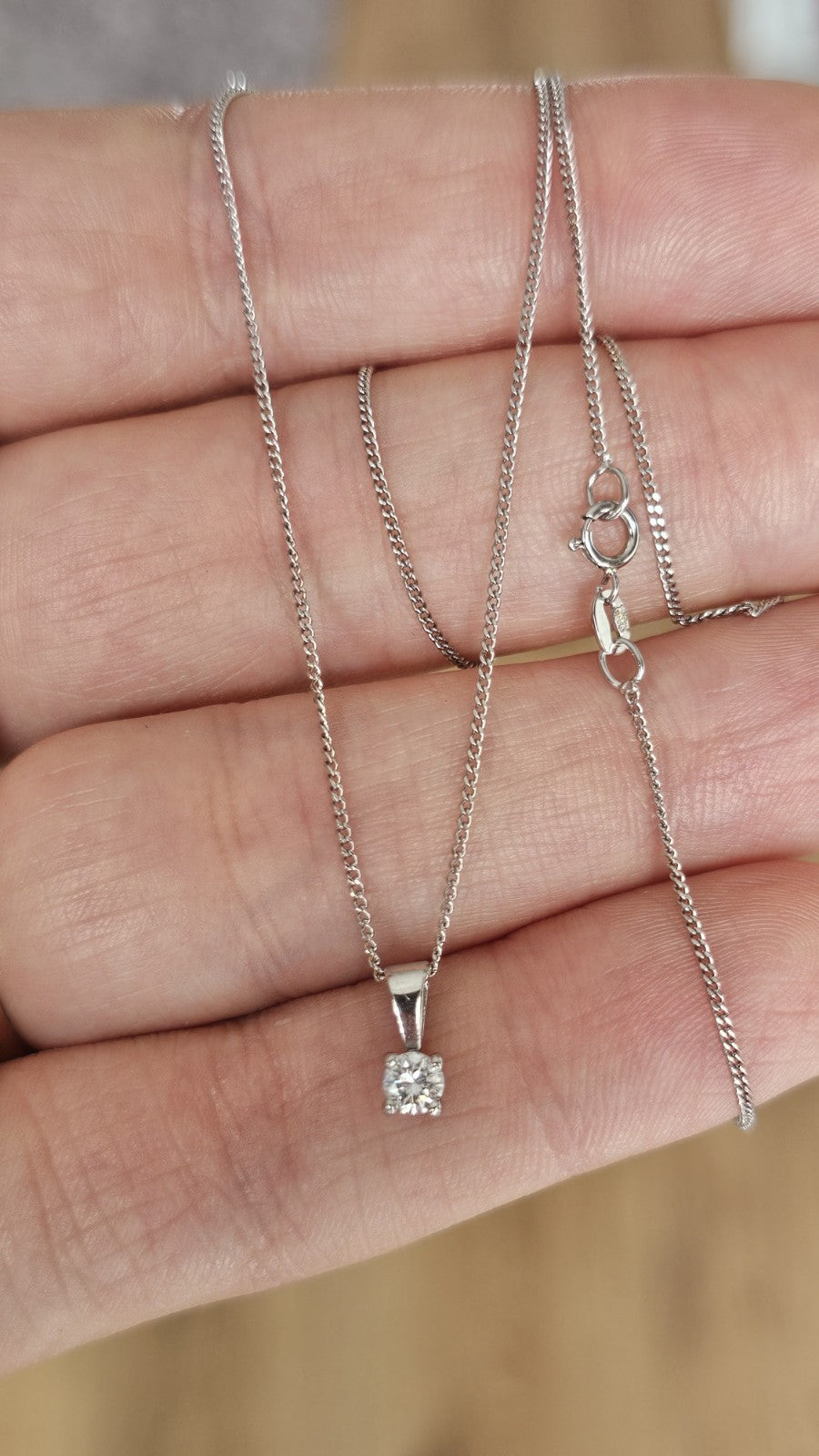 9ct White Gold Natural Diamond Solitaire Pendant Necklace 0.16ct 17.5"Hallmarked