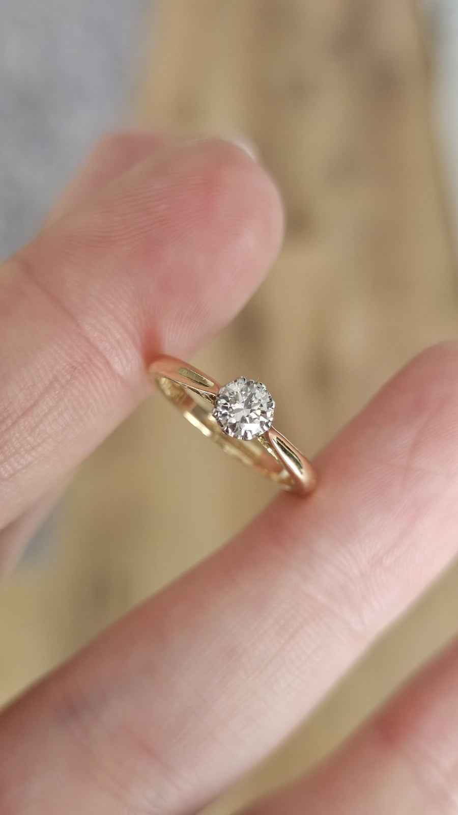 Brawingtons 18ct Yellow Gold Solitaire Round Brilliant Diamond Ring 0.30ct J 1/2