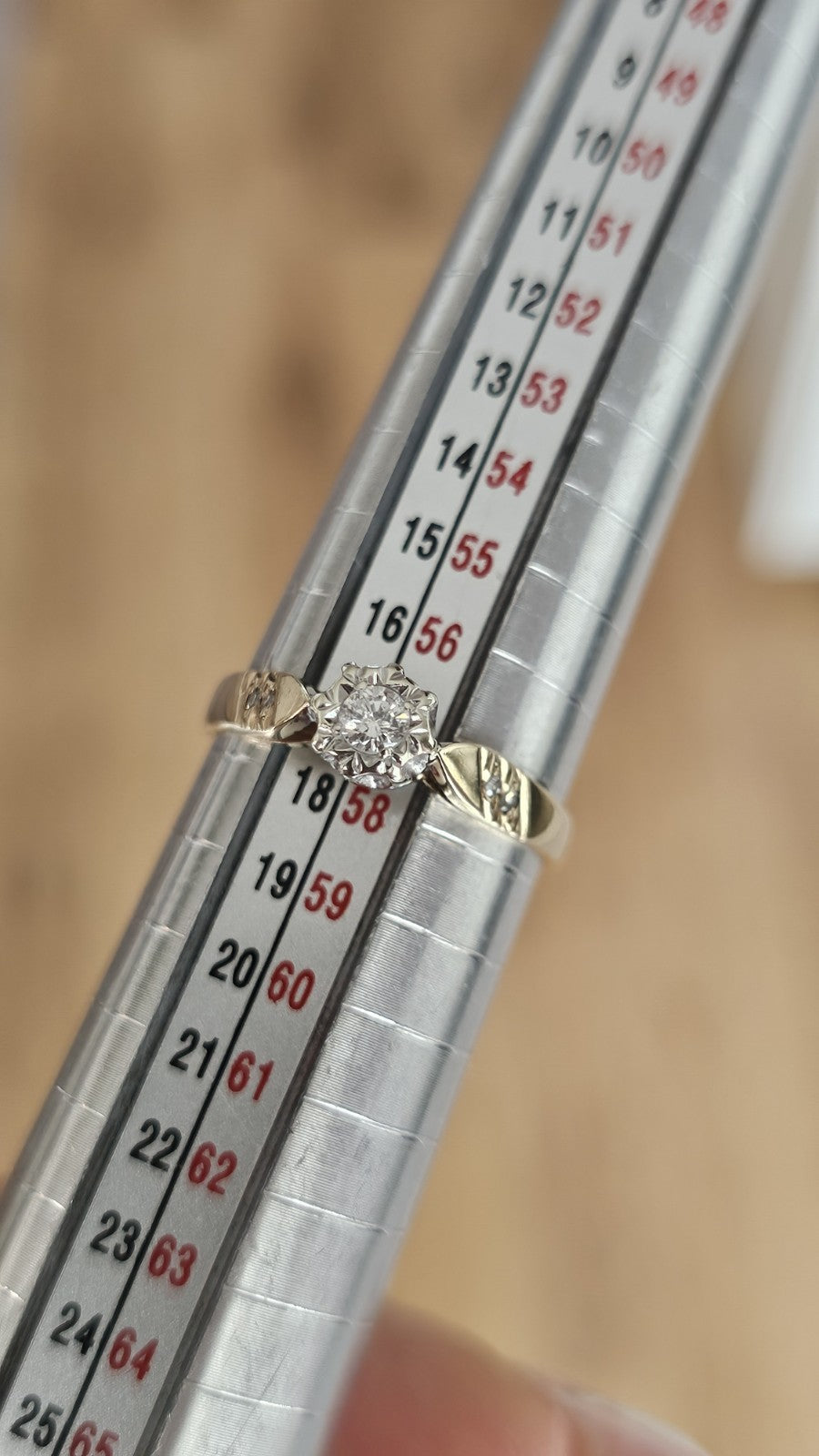 Vintage 9ct Yellow Gold 0.15ct Natural Diamond Illusion Set Ring Size Q 