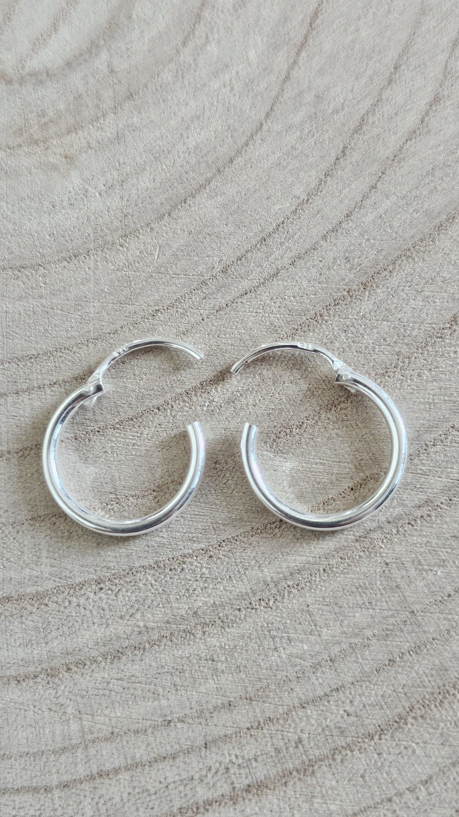 925 Sterling Silver Hoop Earrings 18mm Classic Polished Sleeper Hoops