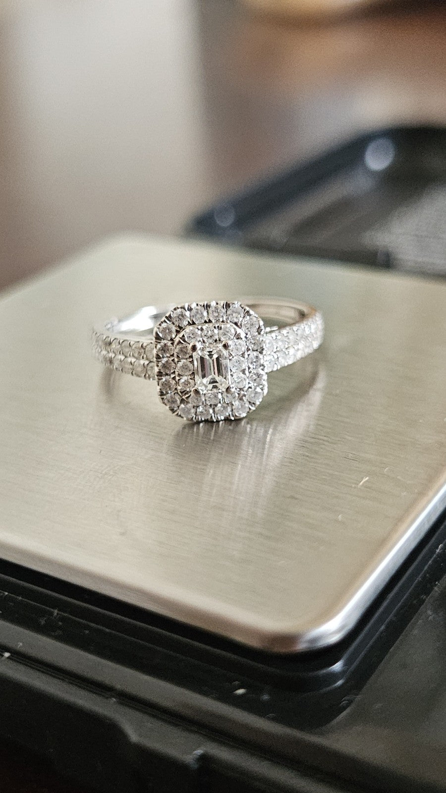 18ct White Gold 0.77ct Natural Diamond Halo Ring | Ernest Jones | Size Q