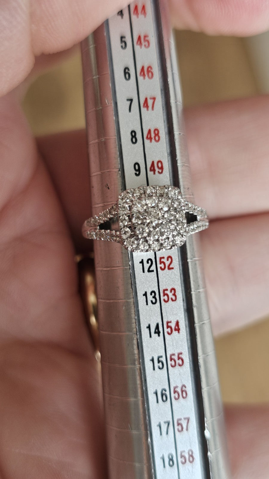 💎 9ct White Gold 0.50ct Natural Diamond Cluster Ring – Size K½ – Sparkling