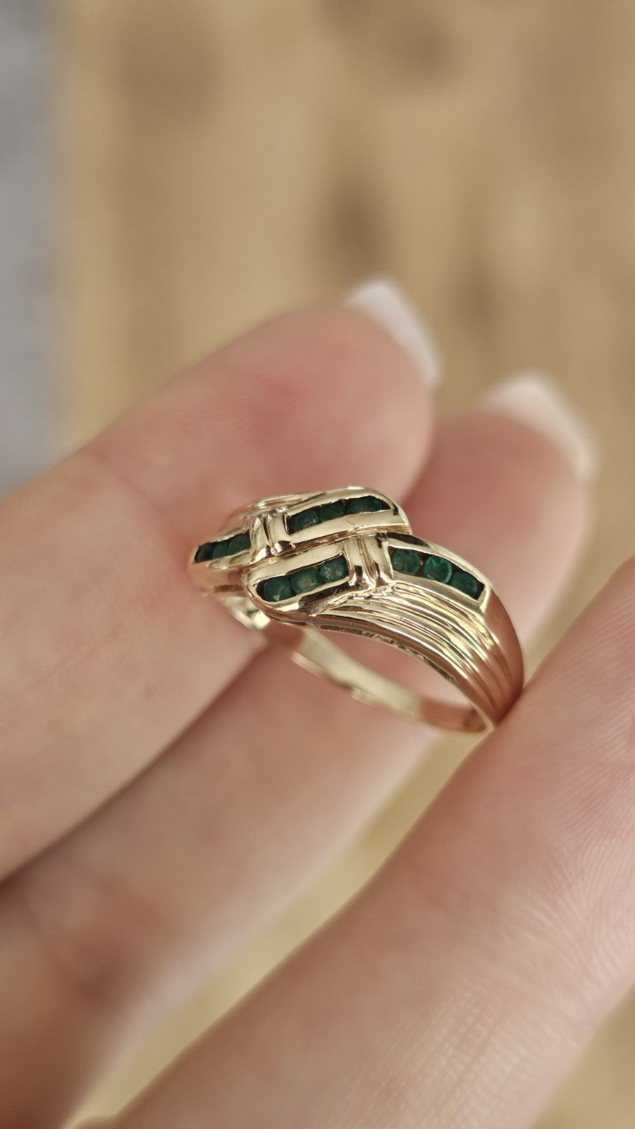💚 9ct Yellow Gold Natural Emerald Ring – Size Q 1/2 , 2.95g , hallmarked 