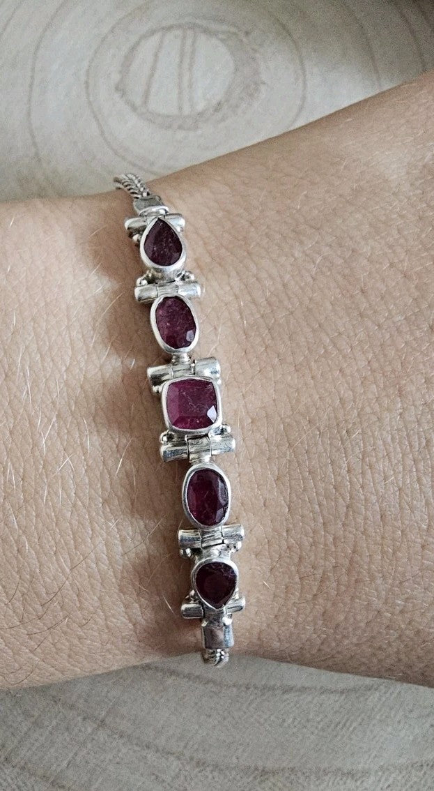 925 Sterling Silver Ruby Bracelet Adjustable 18–23cm 9.80g