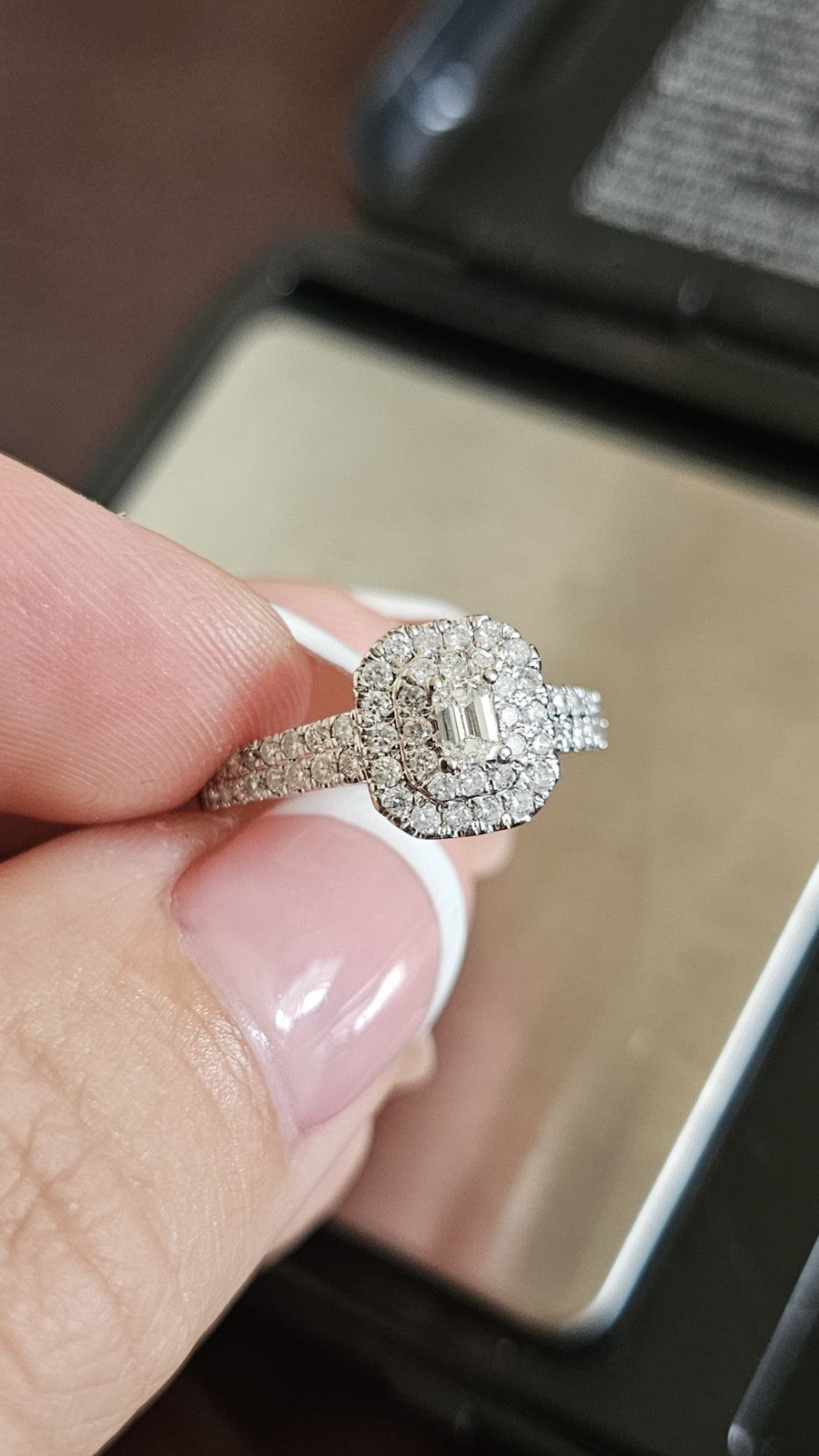 18ct White Gold 0.77ct Natural Diamond Halo Ring | Ernest Jones | Size Q