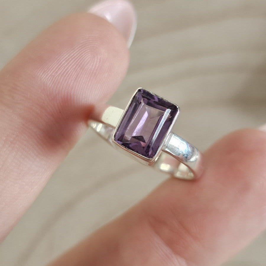 925 Sterling Silver Amethyst Ring Size U Emerald Cut Purple Gemstone 3.93g