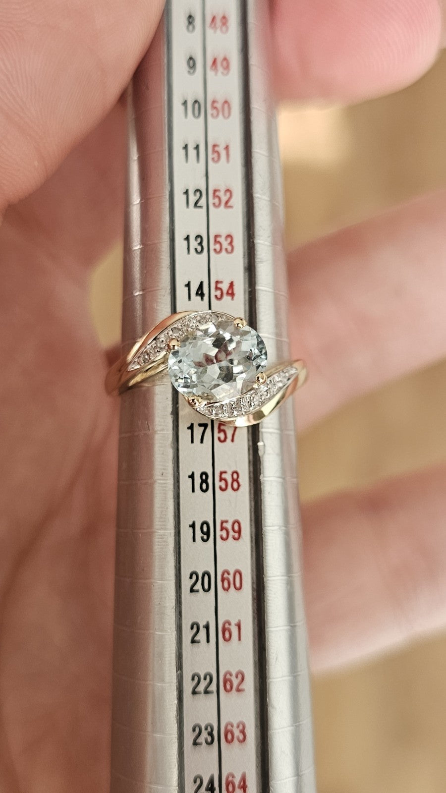 ✨ Stunning 9ct Yellow Gold Aquamarine and Diamond Swirl Ring - Size O 1/2 ✨
