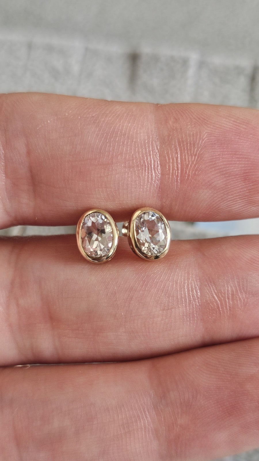 9ct Yellow Gold Glacier Topaz 1.776ct Oval Stud Earrings 9K Certified