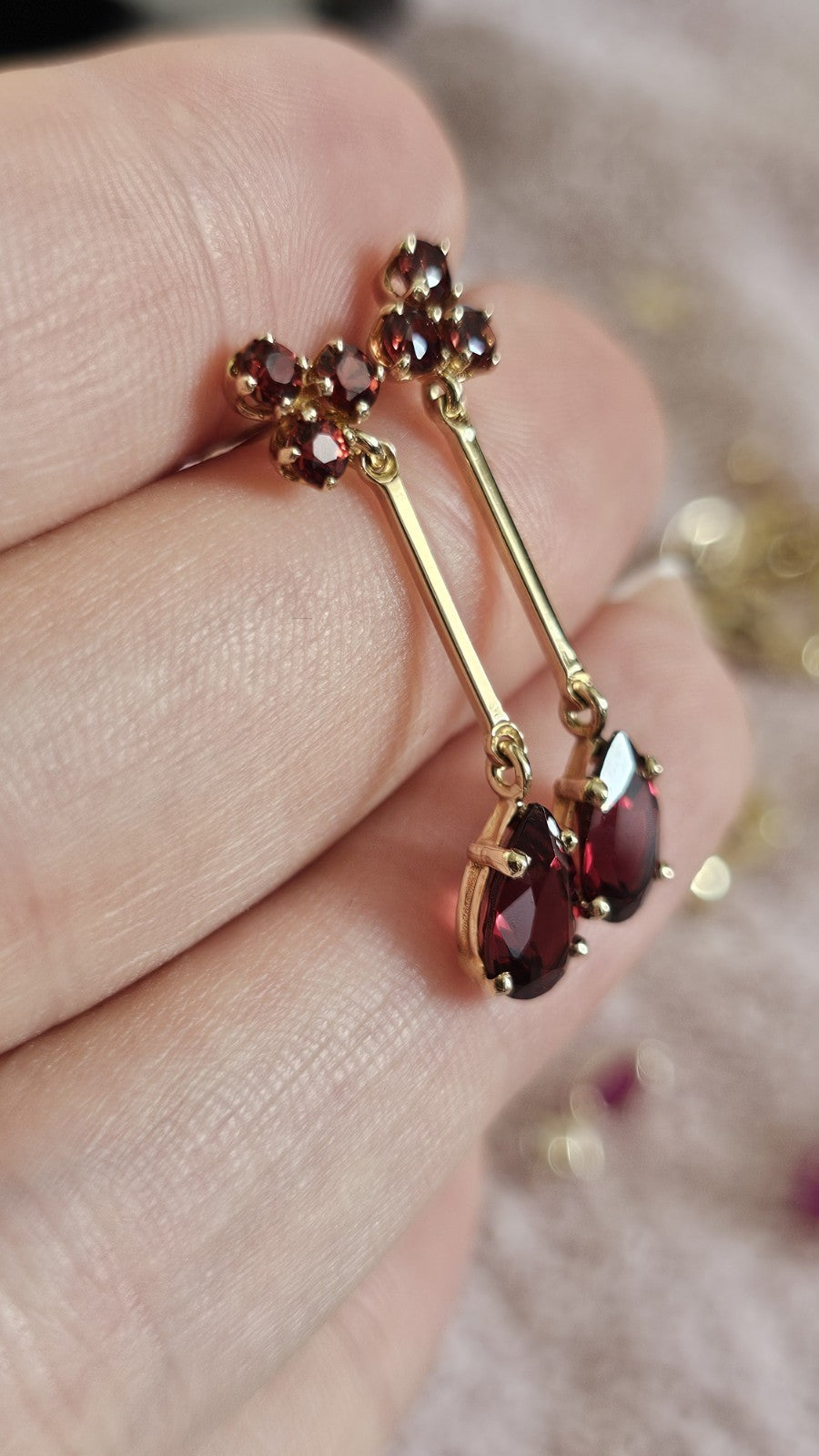 ✨ Vintage 9ct Yellow Gold Natural Garnet Drop Earrings ✨