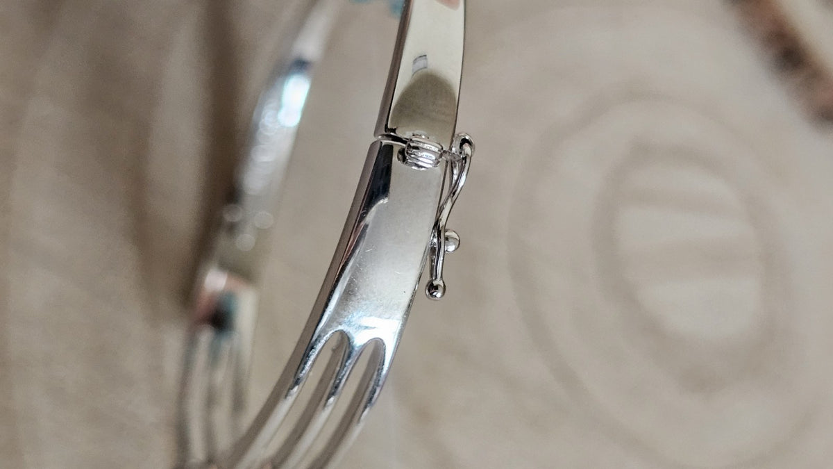 Hot Diamonds 925 Sterling Silver White Topaz Diamond Statement Bangle 6.75"