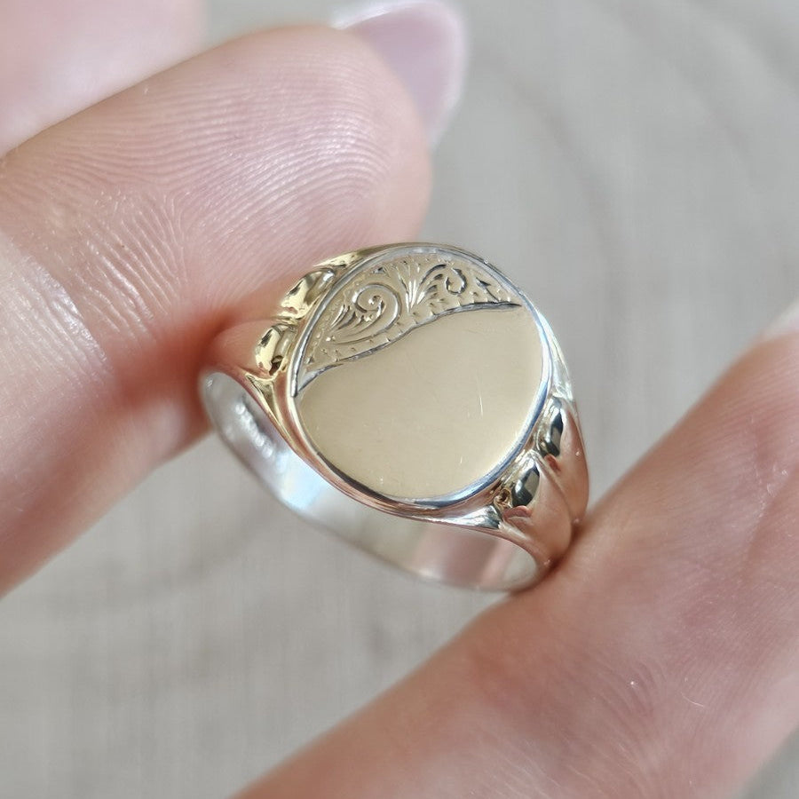 Vintage 9ct Gold & Silver Oval Signet Ring – Engraved Floral Design 4.48g, P1/2