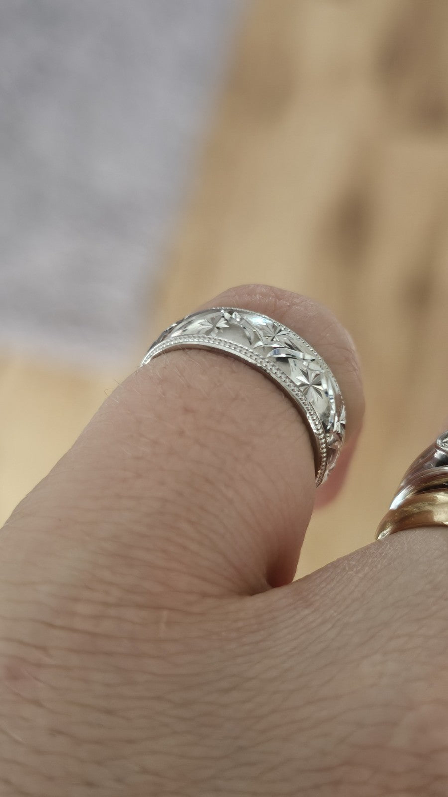 9ct White Gold Engraved Floral Starburst Band Ring Size N 1/2 Hallmarked 3.77g