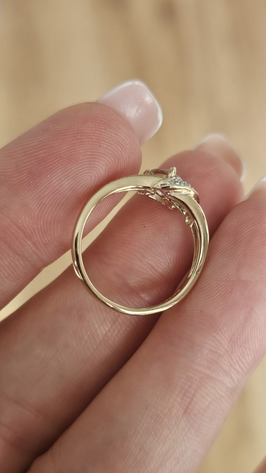 9ct Yellow Gold Natural Green Amethyst & Diamond Ring – Size N ½ 💎✨