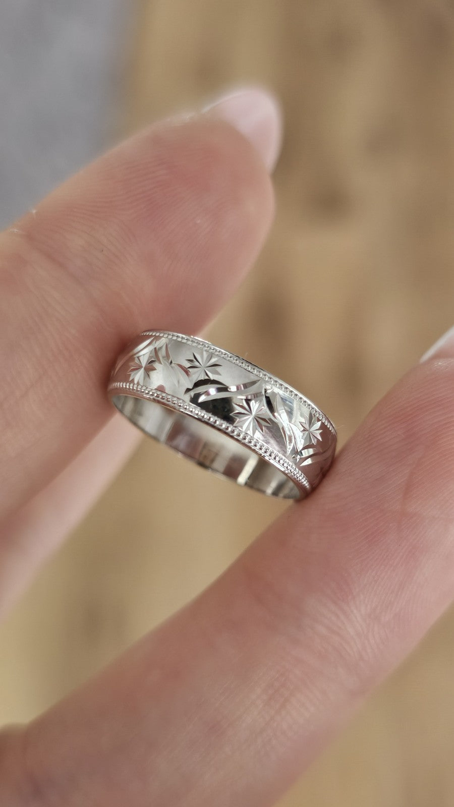 9ct White Gold Engraved Floral Starburst Band Ring Size N 1/2 Hallmarked 3.77g