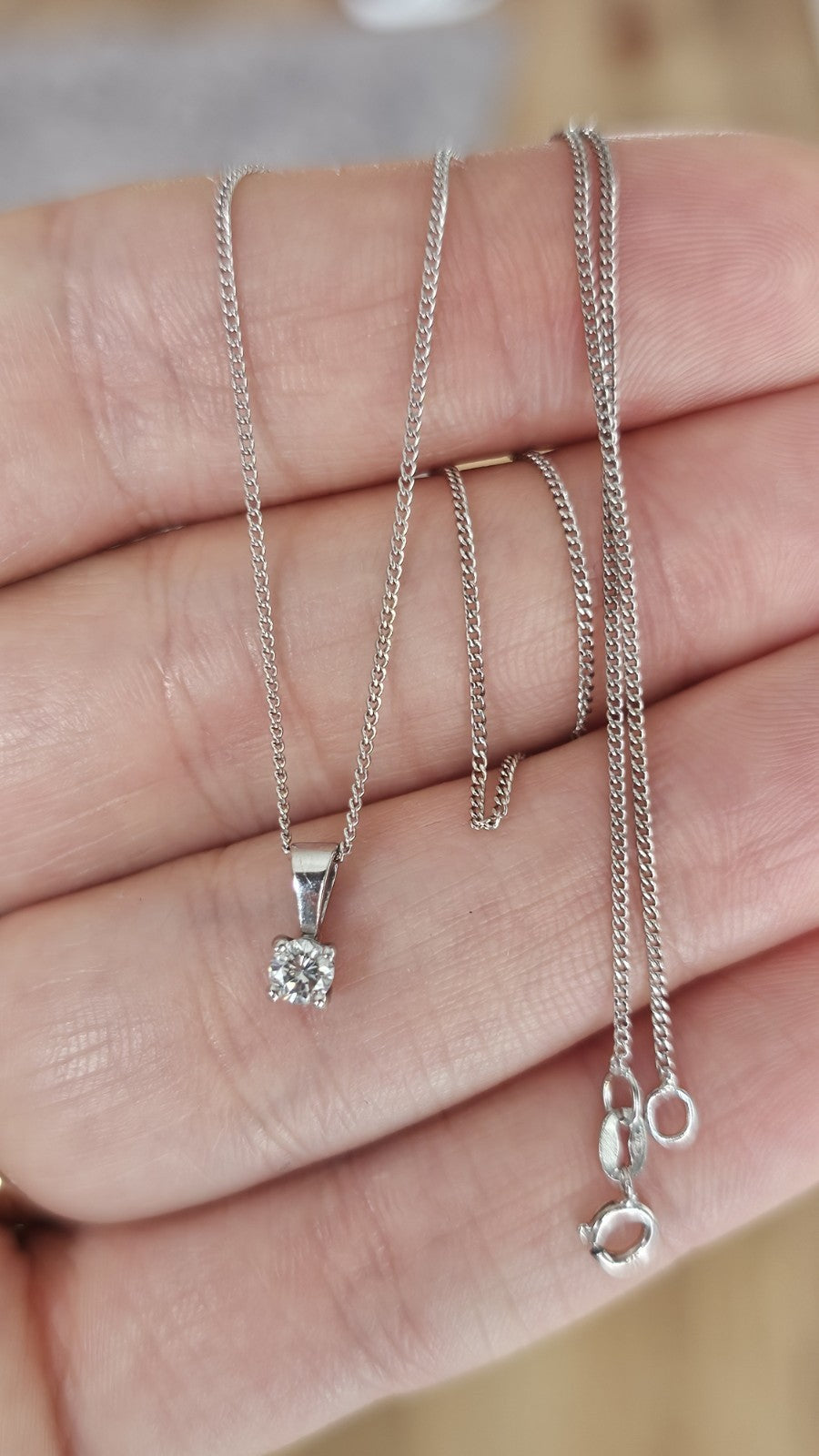 9ct White Gold Natural Diamond Solitaire Pendant Necklace 0.16ct 17.5"Hallmarked