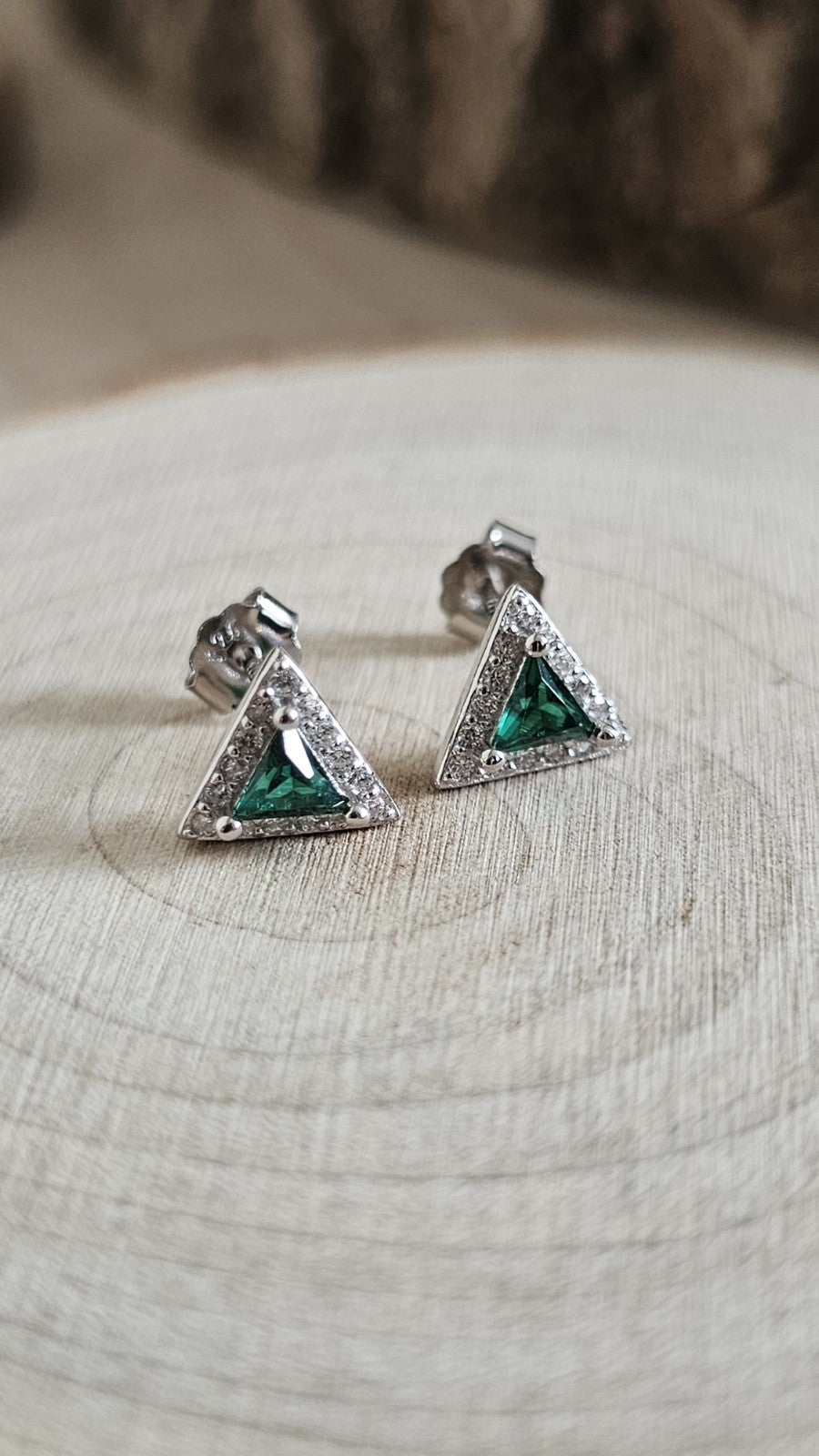925 Sterling Silver Emerald Green CZ Triangle Stud Earrings 7.88mm
