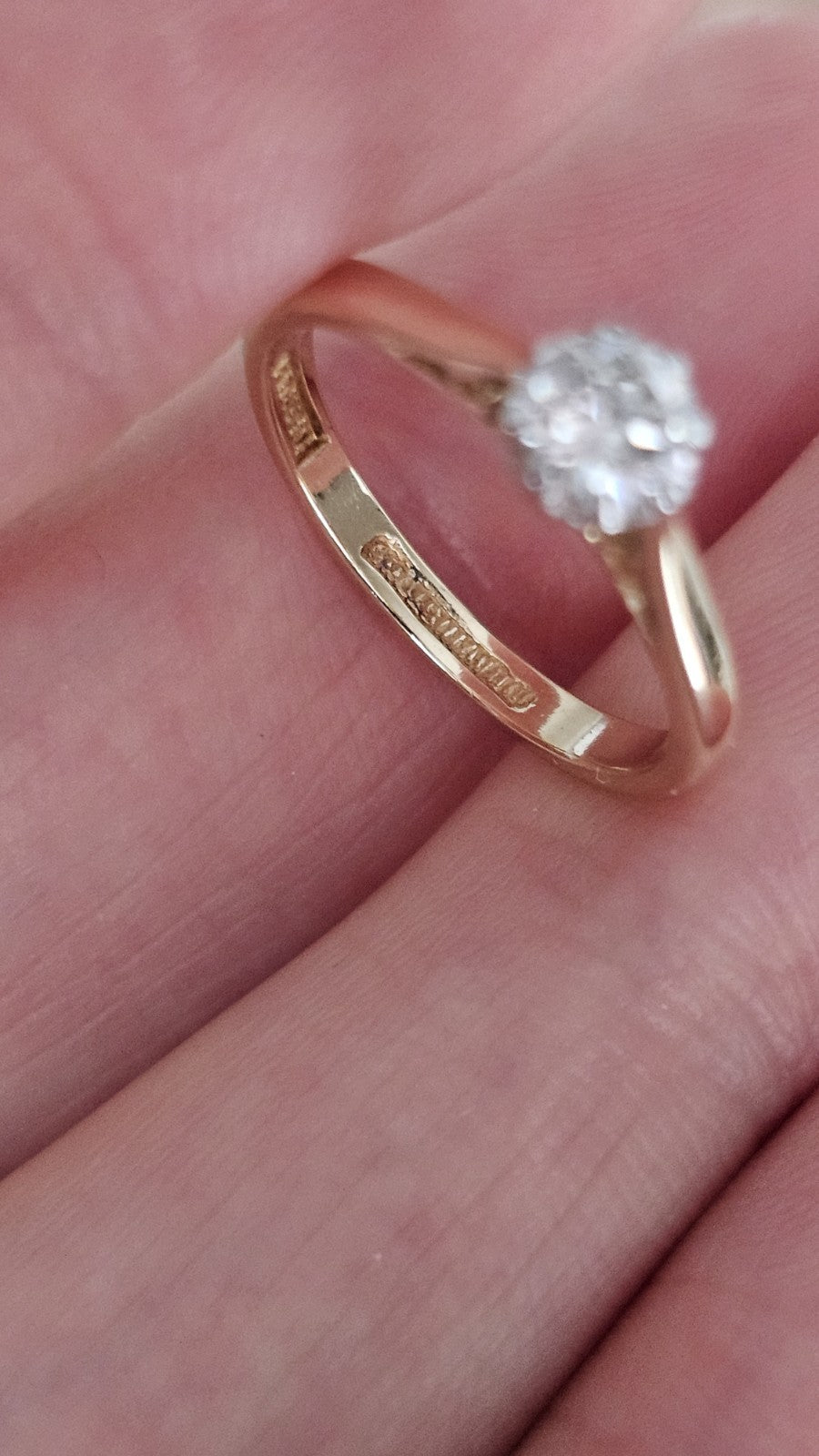 Brawingtons 18ct Yellow Gold Solitaire Round Brilliant Diamond Ring 0.30ct J 1/2