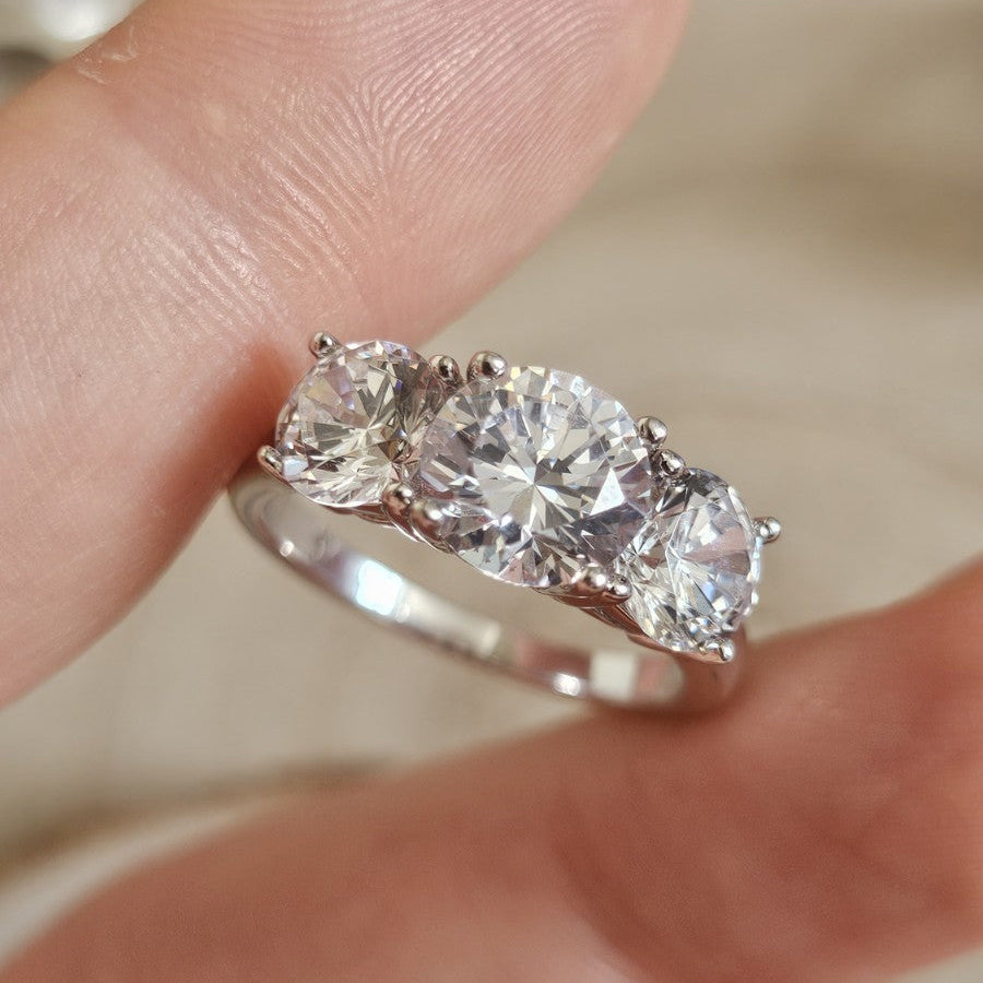 925 Sterling Silver Three Stone Cubic Zirconia Trilogy Ring – Size P – 4.81g