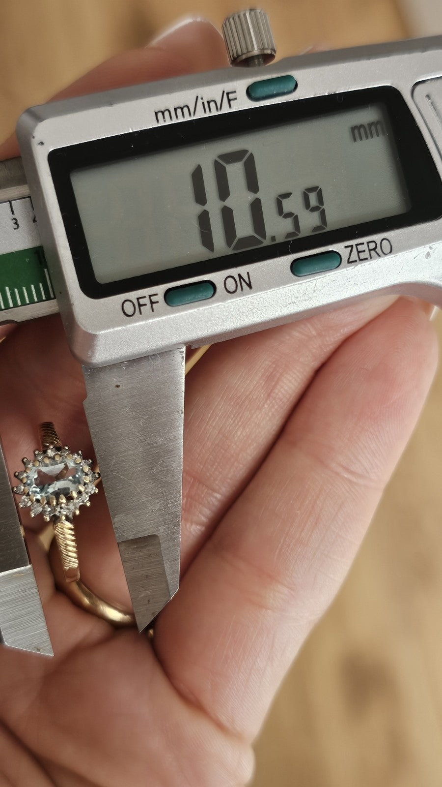 Vintage 9ct Yellow Gold Natural Aquamarine & Diamond Cluster Ring – Size Q 💙✨