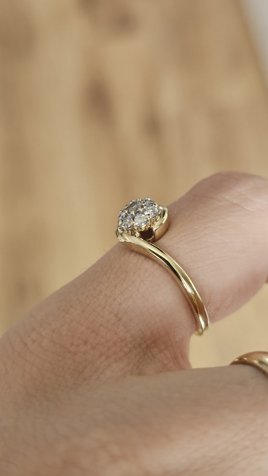9ct Yellow Gold 0.25ct Natural Diamond Cluster Twist Ring Size O
