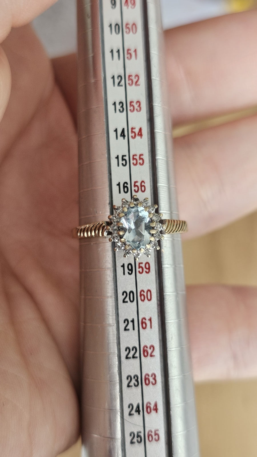 Vintage 9ct Yellow Gold Natural Aquamarine & Diamond Cluster Ring – Size Q 💙✨