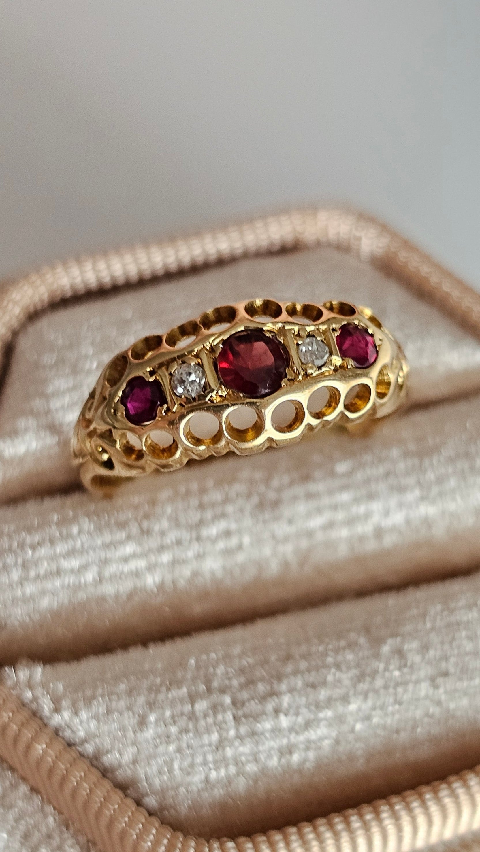 Antique 1915 Chester 18ct Gold Diamond, Garnet & Ruby Ring | Maker RN | 2.36g