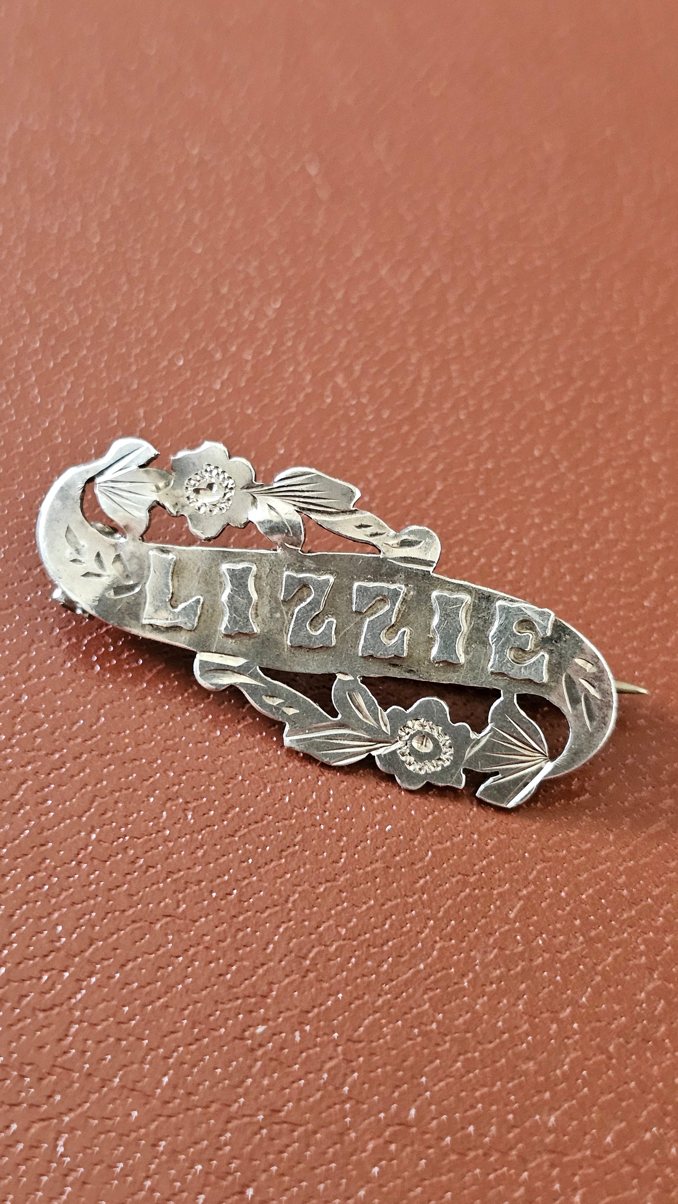 Antique Sterling Silver "LIZZIE" Engraved Name Brooch – Fully Hallmarked Birmingham