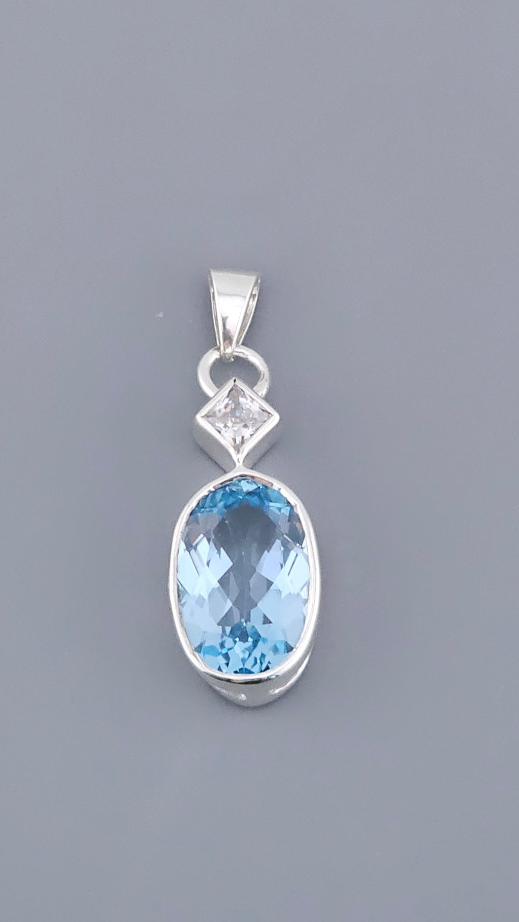 Elegant 925 Sterling Silver Blue & White Topaz Drop Pendant (4.3g)