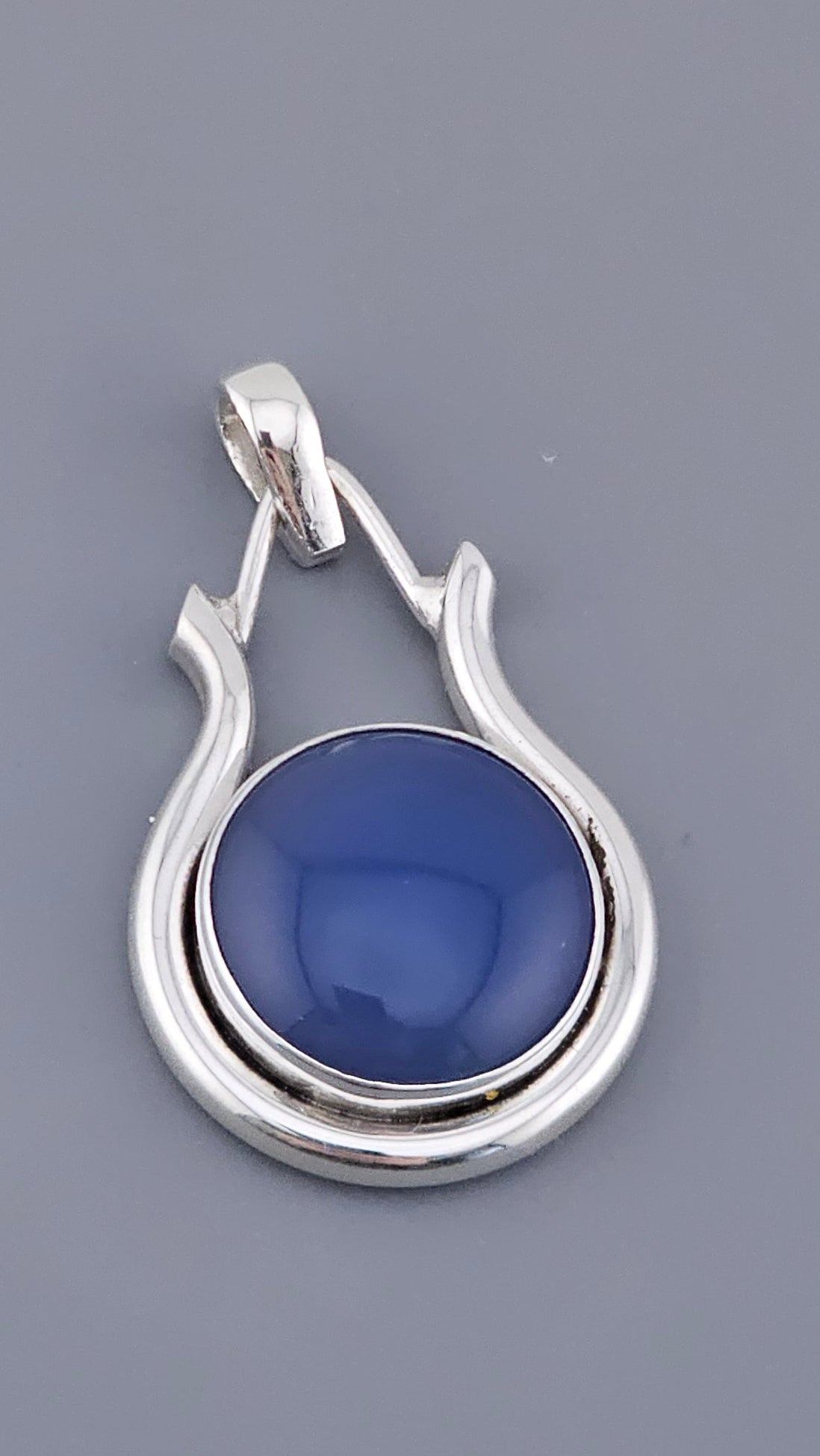 Modern 925 Sterling Silver Blue Chalcedony Cabochon Pendant (4.71g)